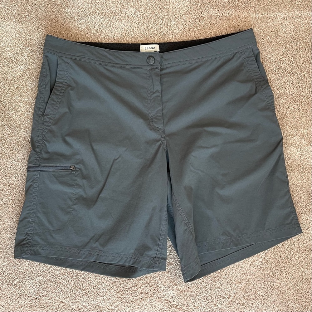 L L Bean Hiking Casual Shorts Dark Green Women’s Size 14